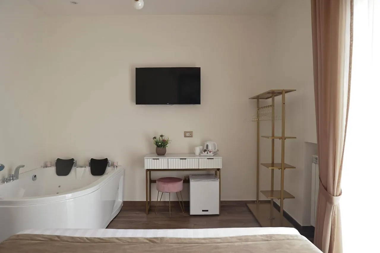 Capuana60 Bed & Breakfast Naples Italy